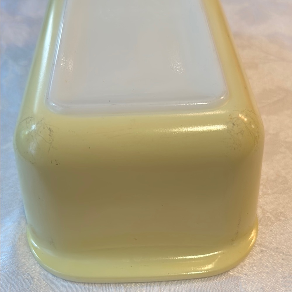 Pyrex Yellow Loaf Pan - Picture 6 of 8